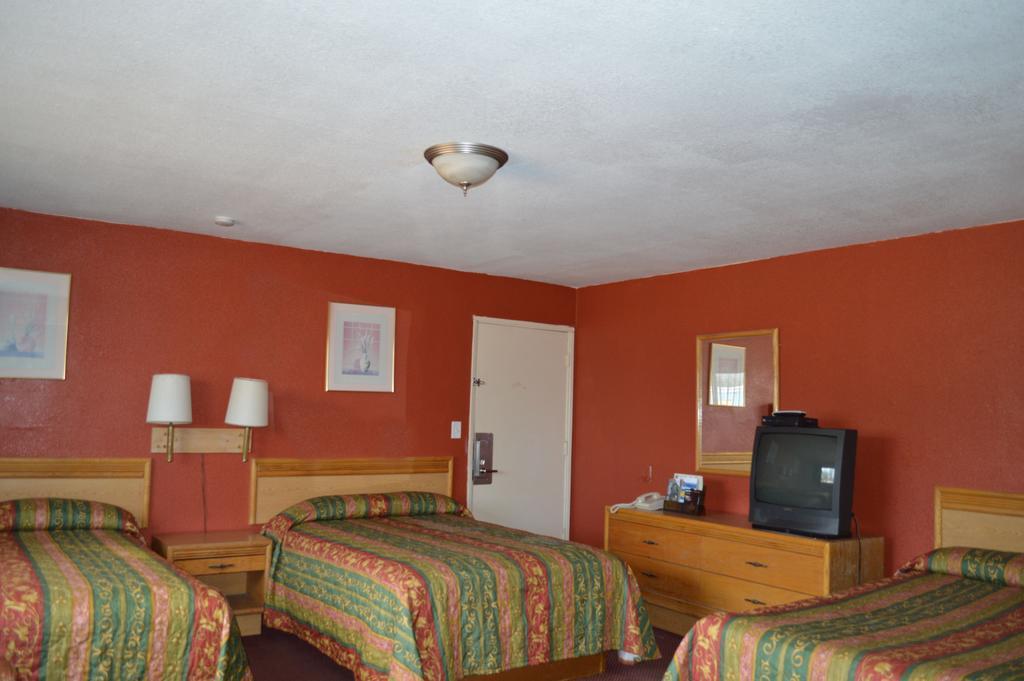 Rodeway Inn & Suites Blythe I-10 Esterno foto